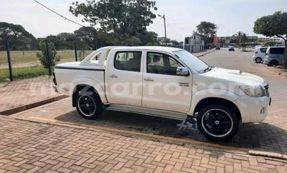 Nunua Ilio tumika Toyota Hilux Nyeupe Gari ndani ya Maputo nchini Maputo Nunua Ilio tumika Toyota Hilux Nyeupe Gari ndani ya Maputo nchini Maputo