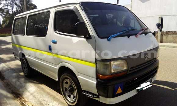 Nunua Ilio tumika Toyota Hiace Nyeupe Gari ndani ya Maputo nchini Maputo Nunua Ilio tumika Toyota Hiace Nyeupe Gari ndani ya Maputo nchini Maputo