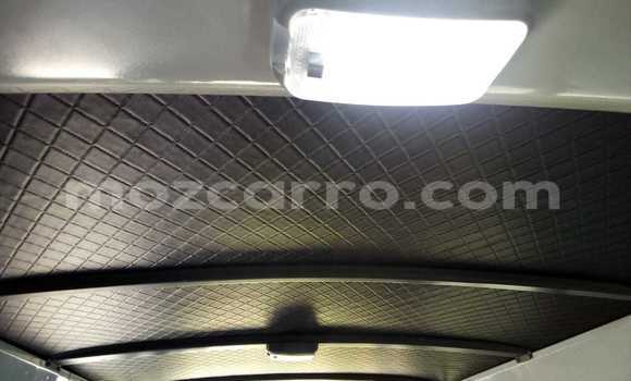 Nunua Ilio tumika Toyota Hiace Nyeupe Gari ndani ya Maputo nchini Maputo Nunua Ilio tumika Toyota Hiace Nyeupe Gari ndani ya Maputo nchini Maputo