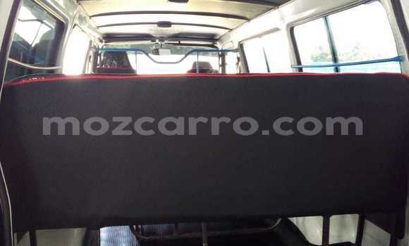 Nunua Ilio tumika Toyota Hiace Nyeupe Gari ndani ya Maputo nchini Maputo Nunua Ilio tumika Toyota Hiace Nyeupe Gari ndani ya Maputo nchini Maputo