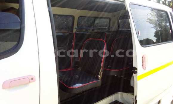 Nunua Ilio tumika Toyota Hiace Nyeupe Gari ndani ya Maputo nchini Maputo Nunua Ilio tumika Toyota Hiace Nyeupe Gari ndani ya Maputo nchini Maputo