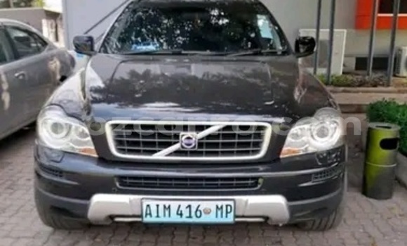 Nunua Ilio tumika Volvo XC90 Nyeusi Gari ndani ya Maputo nchini Maputo Nunua Ilio tumika Volvo XC90 Nyeusi Gari ndani ya Maputo nchini Maputo