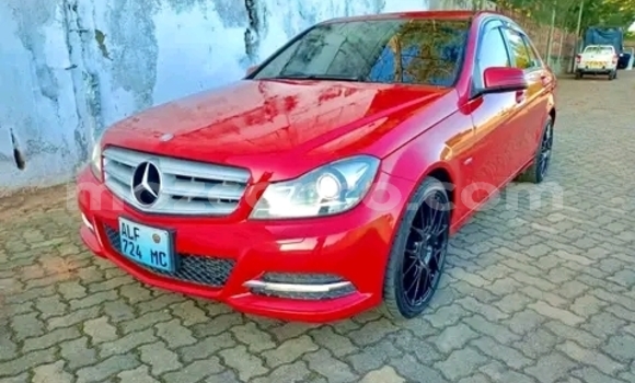 Comprar Usado Mercedes Viano Vermelho Carro em Maputo em Maputo