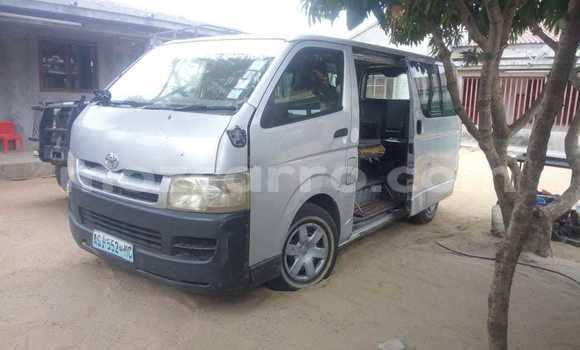 Buy Used Toyota Hiace White Car in Maputo in Maputo Buy Used Toyota Hiace White Car in Maputo in Maputo