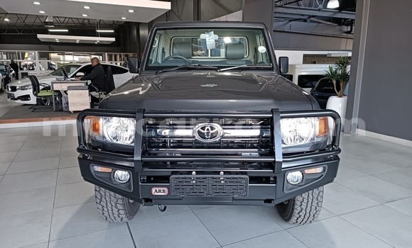 Buy Used Toyota Land Cruiser Black Car in Maputo in Maputo Buy Used Toyota Land Cruiser Black Car in Maputo in Maputo
