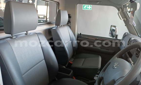 Buy Used Toyota Land Cruiser Black Car in Maputo in Maputo Buy Used Toyota Land Cruiser Black Car in Maputo in Maputo