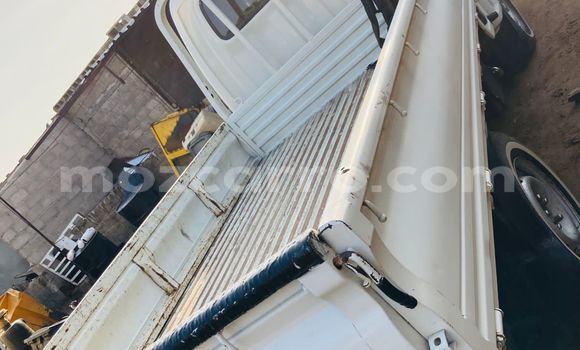 Buy Used Hyundai H1 White Car in Maputo in Maputo Buy Used Hyundai H1 White Car in Maputo in Maputo