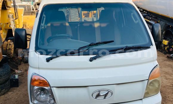 Buy Used Hyundai H1 White Car in Maputo in Maputo Buy Used Hyundai H1 White Car in Maputo in Maputo