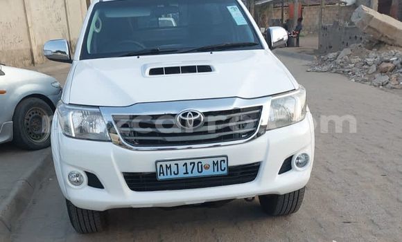 Buy Used Toyota Hilux White Car in Maputo in Maputo
