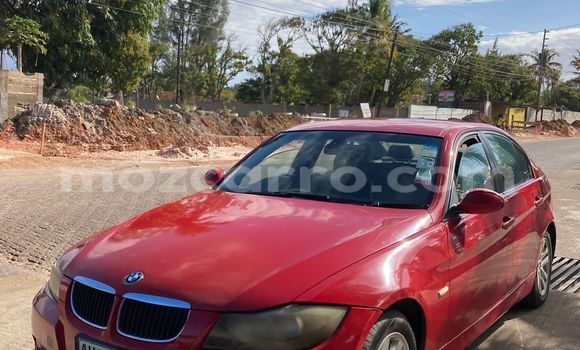 Comprar Usado BMW 3-Series Vermelho Carro em Maputo em Maputo