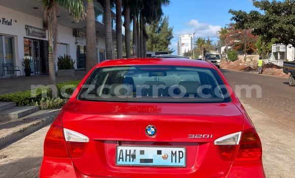 Tenga Tsaru BMW 3-Series Tsvuku Mota in Maputo in Maputo Tenga Tsaru BMW 3-Series Tsvuku Mota in Maputo in Maputo