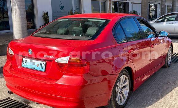 Tenga Tsaru BMW 3-Series Tsvuku Mota in Maputo in Maputo Tenga Tsaru BMW 3-Series Tsvuku Mota in Maputo in Maputo