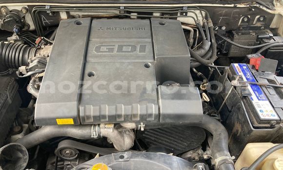 Nunua Ilio tumika Mitsubishi Pajero Beige Gari ndani ya Maputo nchini Maputo Nunua Ilio tumika Mitsubishi Pajero Beige Gari ndani ya Maputo nchini Maputo