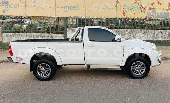 Nunua Ilio tumika Toyota Hilux Nyeupe Gari ndani ya Maputo nchini Maputo Nunua Ilio tumika Toyota Hilux Nyeupe Gari ndani ya Maputo nchini Maputo