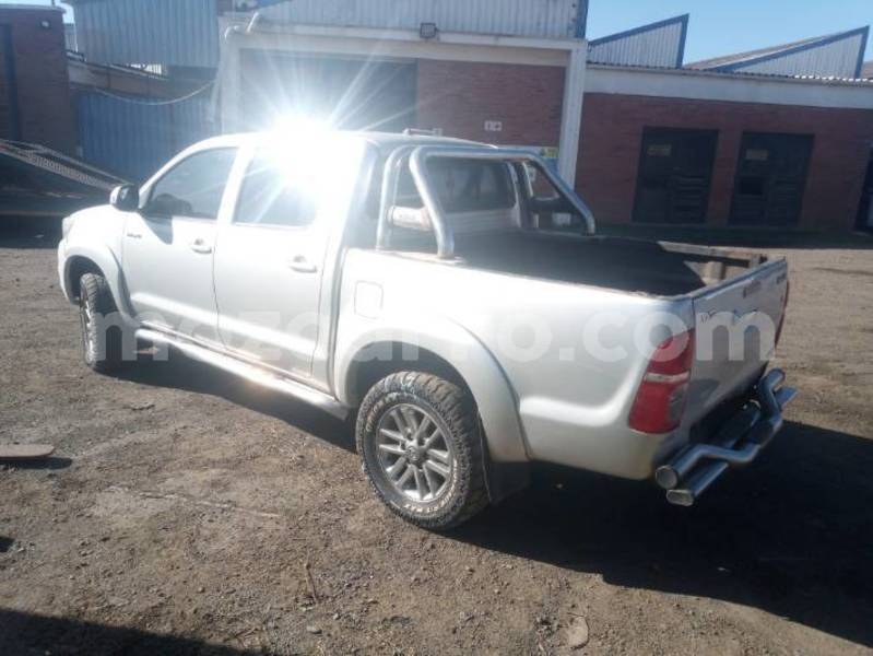 Big with watermark toyota hilux sofala beira 17602