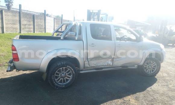 Buy Used Toyota Hilux Silver Car in Beira in Sofala Buy Used Toyota Hilux Silver Car in Beira in Sofala