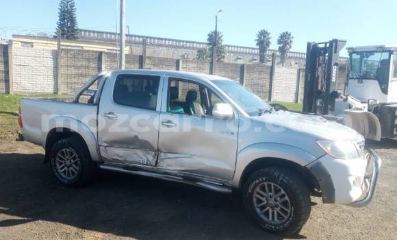 Buy Used Toyota Hilux Silver Car in Beira in Sofala Buy Used Toyota Hilux Silver Car in Beira in Sofala
