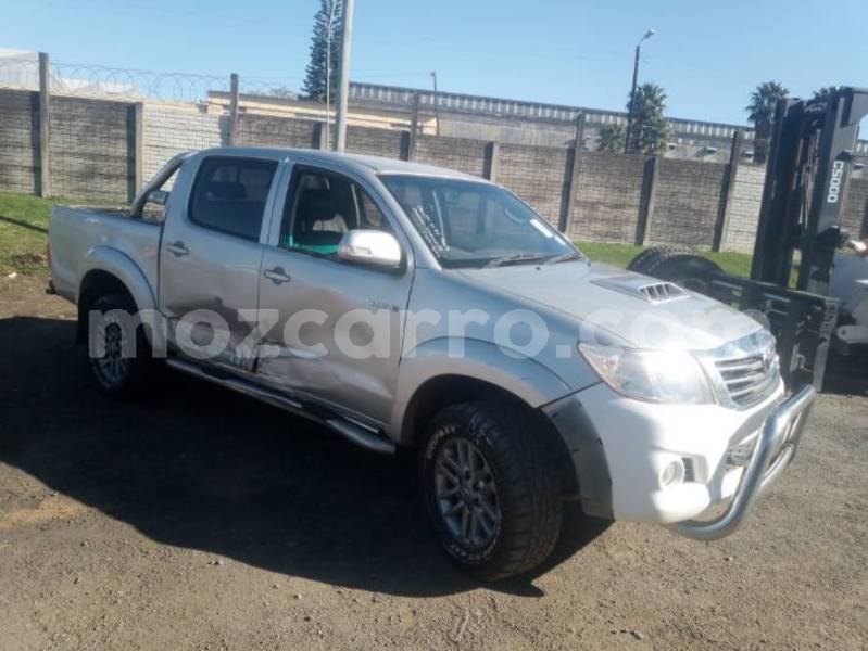 Big with watermark toyota hilux sofala beira 17602