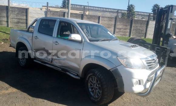Buy Used Toyota Hilux Silver Car in Beira in Sofala Buy Used Toyota Hilux Silver Car in Beira in Sofala