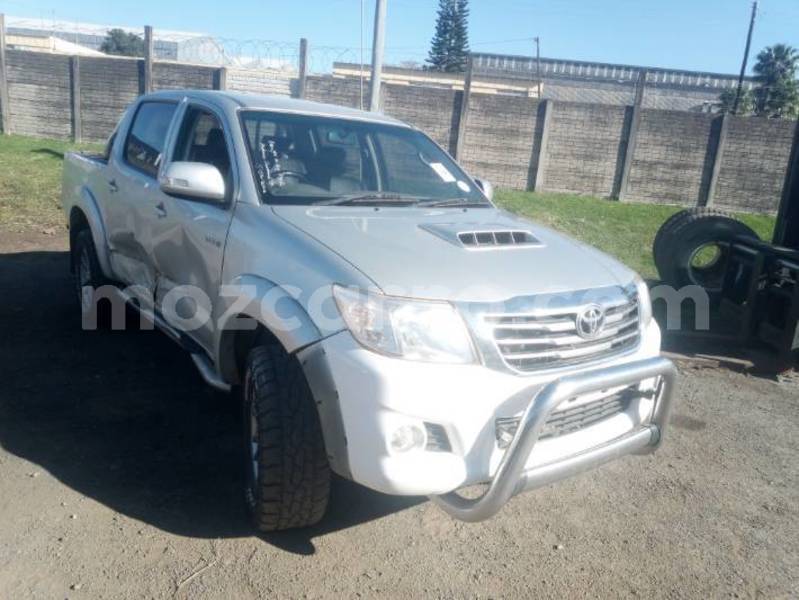 Big with watermark toyota hilux sofala beira 17602