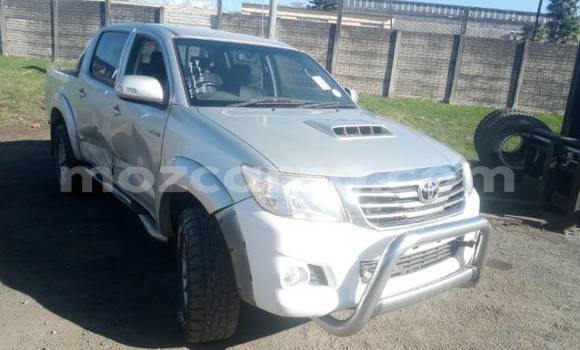 Buy Used Toyota Hilux Silver Car in Beira in Sofala Buy Used Toyota Hilux Silver Car in Beira in Sofala