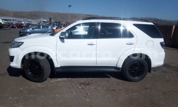 Buy Used Toyota Fortuner White Car in Nampula in Nampula Buy Used Toyota Fortuner White Car in Nampula in Nampula
