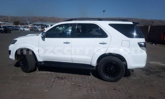 Buy Used Toyota Fortuner White Car in Nampula in Nampula Buy Used Toyota Fortuner White Car in Nampula in Nampula