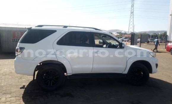 Buy Used Toyota Fortuner White Car in Nampula in Nampula Buy Used Toyota Fortuner White Car in Nampula in Nampula