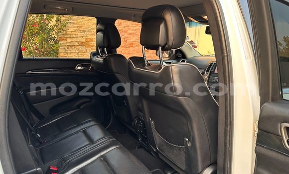 Comprar Usado Jeep Cherokee Branco Carro em Maputo em Maputo Comprar Usado Jeep Cherokee Branco Carro em Maputo em Maputo