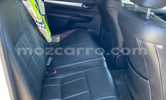 Buy Used Toyota Hiluxe Revo White Car in Maputo in Maputo Buy Used Toyota Hiluxe Revo White Car in Maputo in Maputo