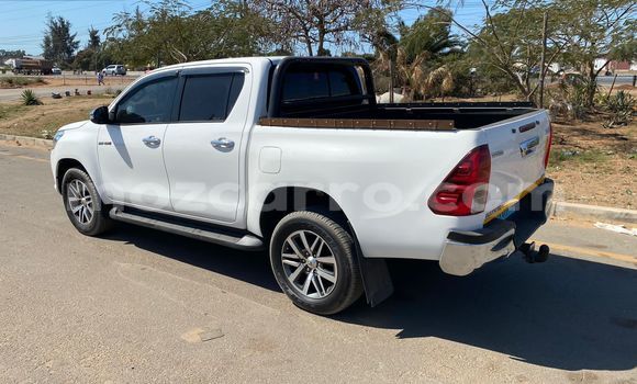 Buy Used Toyota Hiluxe Revo White Car in Maputo in Maputo Buy Used Toyota Hiluxe Revo White Car in Maputo in Maputo
