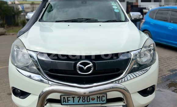 Buy Used Mazda BT-50 White Car in Maputo in Maputo