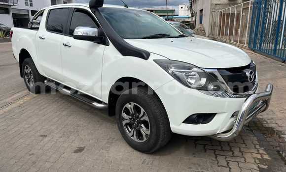 Comprar Usado Mazda BT-50 Branco Carro em Maputo em Maputo Comprar Usado Mazda BT-50 Branco Carro em Maputo em Maputo