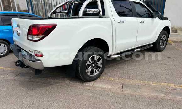 Comprar Usado Mazda BT-50 Branco Carro em Maputo em Maputo Comprar Usado Mazda BT-50 Branco Carro em Maputo em Maputo