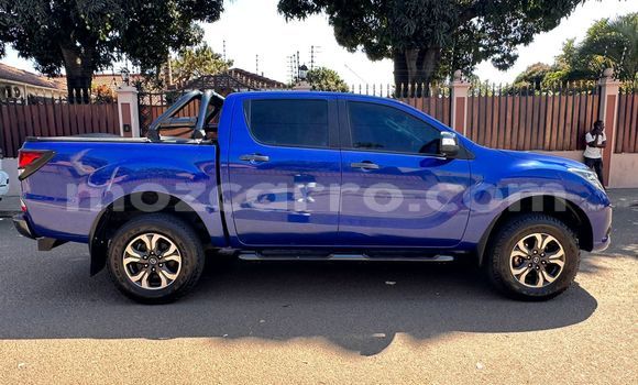Comprar Usado Mazda BT-50 Azul Carro em Maputo em Maputo Comprar Usado Mazda BT-50 Azul Carro em Maputo em Maputo