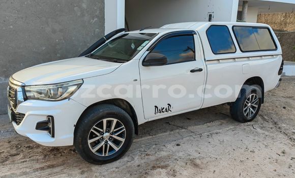 Comprar Usado Toyota Hiluxe Revo Branco Carro em Maputo em Maputo Comprar Usado Toyota Hiluxe Revo Branco Carro em Maputo em Maputo