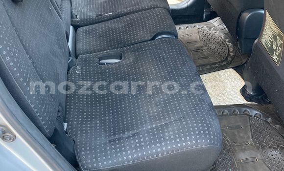 Comprar Usado Toyota Ractis Prata Carro em Maputo em Maputo Comprar Usado Toyota Ractis Prata Carro em Maputo em Maputo