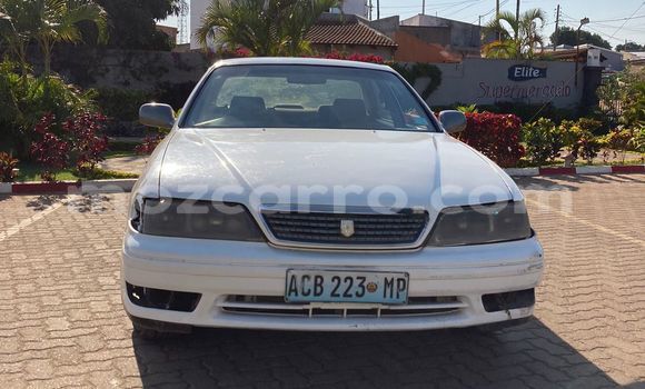 Nunua Ilio tumika Toyota Mark II Nyeupe Gari ndani ya Maputo nchini Maputo