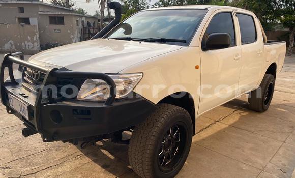 Comprar Usado Toyota Hilux Branco Carro em Maputo em Maputo Comprar Usado Toyota Hilux Branco Carro em Maputo em Maputo