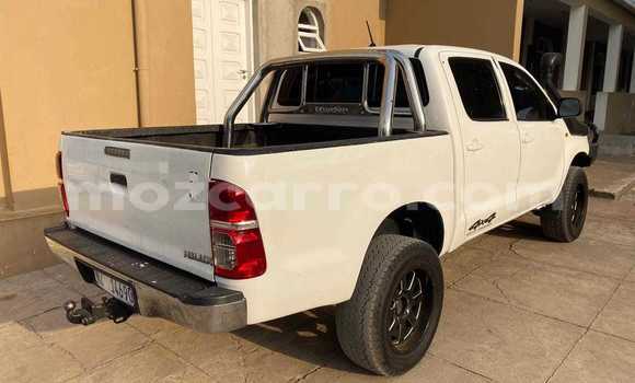 Comprar Usado Toyota Hilux Branco Carro em Maputo em Maputo Comprar Usado Toyota Hilux Branco Carro em Maputo em Maputo