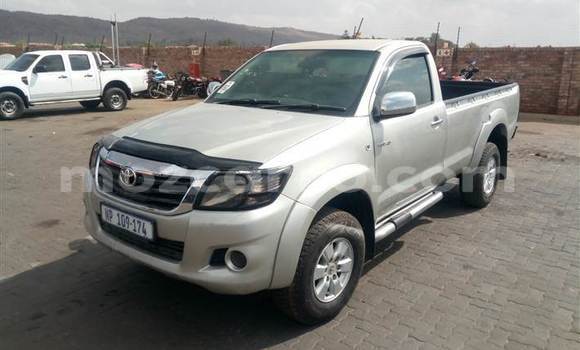 Buy Used Toyota Hilux Silver Car in Maputo in Maputo Buy Used Toyota Hilux Silver Car in Maputo in Maputo