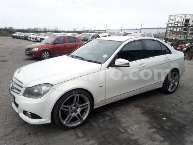 Big with watermark mercedes benz c180 coupe zambezia quelimane 17661