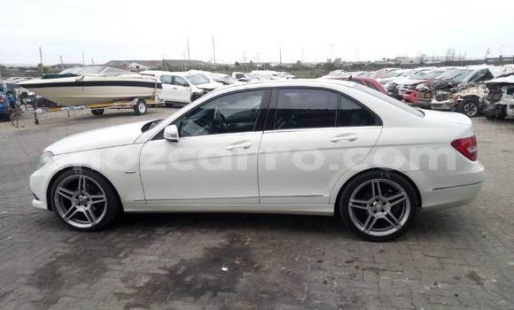 Buy Used Mercedes-Benz C180 COUPE White Car in Quelimane in Zambezia Buy Used Mercedes-Benz C180 COUPE White Car in Quelimane in Zambezia