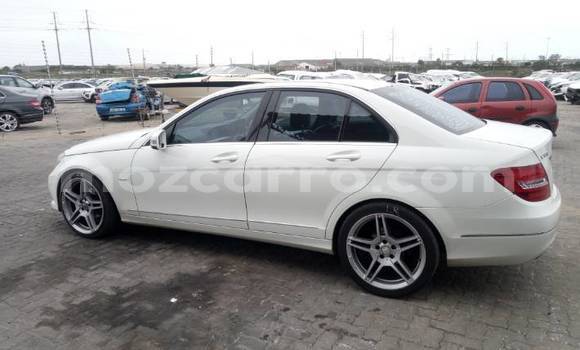 Buy Used Mercedes-Benz C180 COUPE White Car in Quelimane in Zambezia Buy Used Mercedes-Benz C180 COUPE White Car in Quelimane in Zambezia