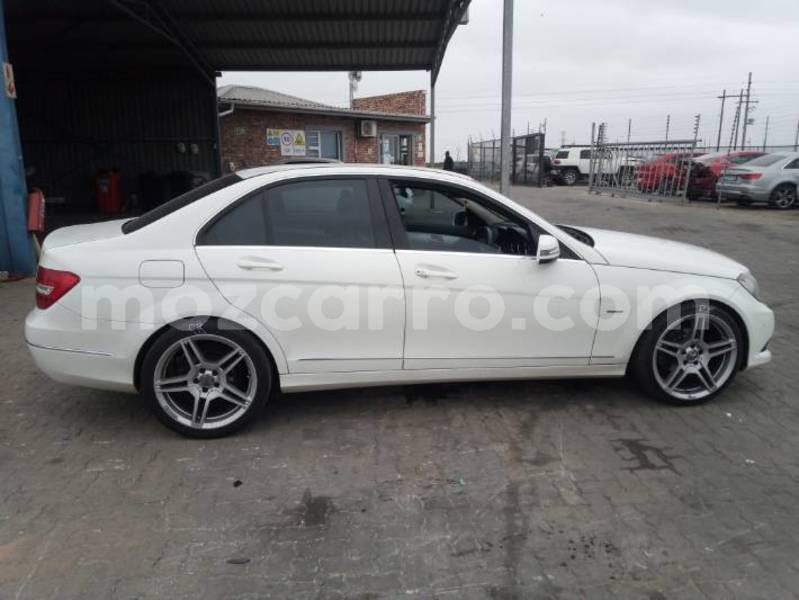 Big with watermark mercedes benz c180 coupe zambezia quelimane 17661