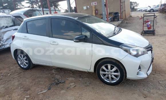 Buy Used Toyota Yaris White Car in Beira in Sofala Buy Used Toyota Yaris White Car in Beira in Sofala