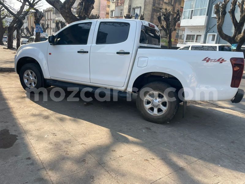 Big with watermark isuzu d max maputo maputo 17671