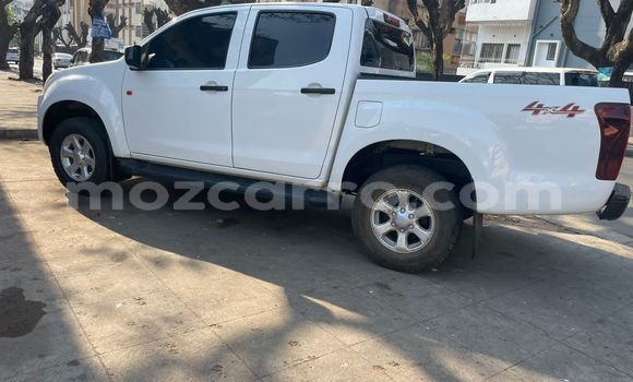 Tenga Tsaru Isuzu D-MAX Chena Mota in Maputo in Maputo Tenga Tsaru Isuzu D-MAX Chena Mota in Maputo in Maputo