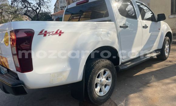 Tenga Tsaru Isuzu D-MAX Chena Mota in Maputo in Maputo Tenga Tsaru Isuzu D-MAX Chena Mota in Maputo in Maputo