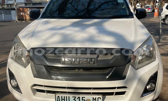 Tenga Tsaru Isuzu D-MAX Chena Mota in Maputo in Maputo Tenga Tsaru Isuzu D-MAX Chena Mota in Maputo in Maputo